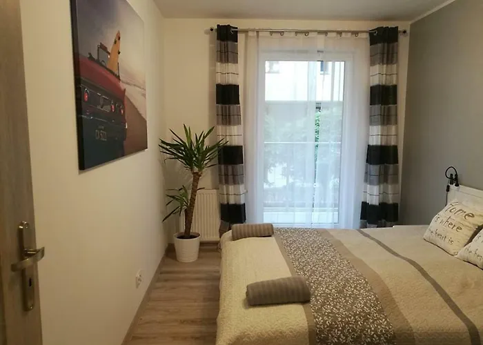 Apartment Szafarnia/sw Barbary 12 *